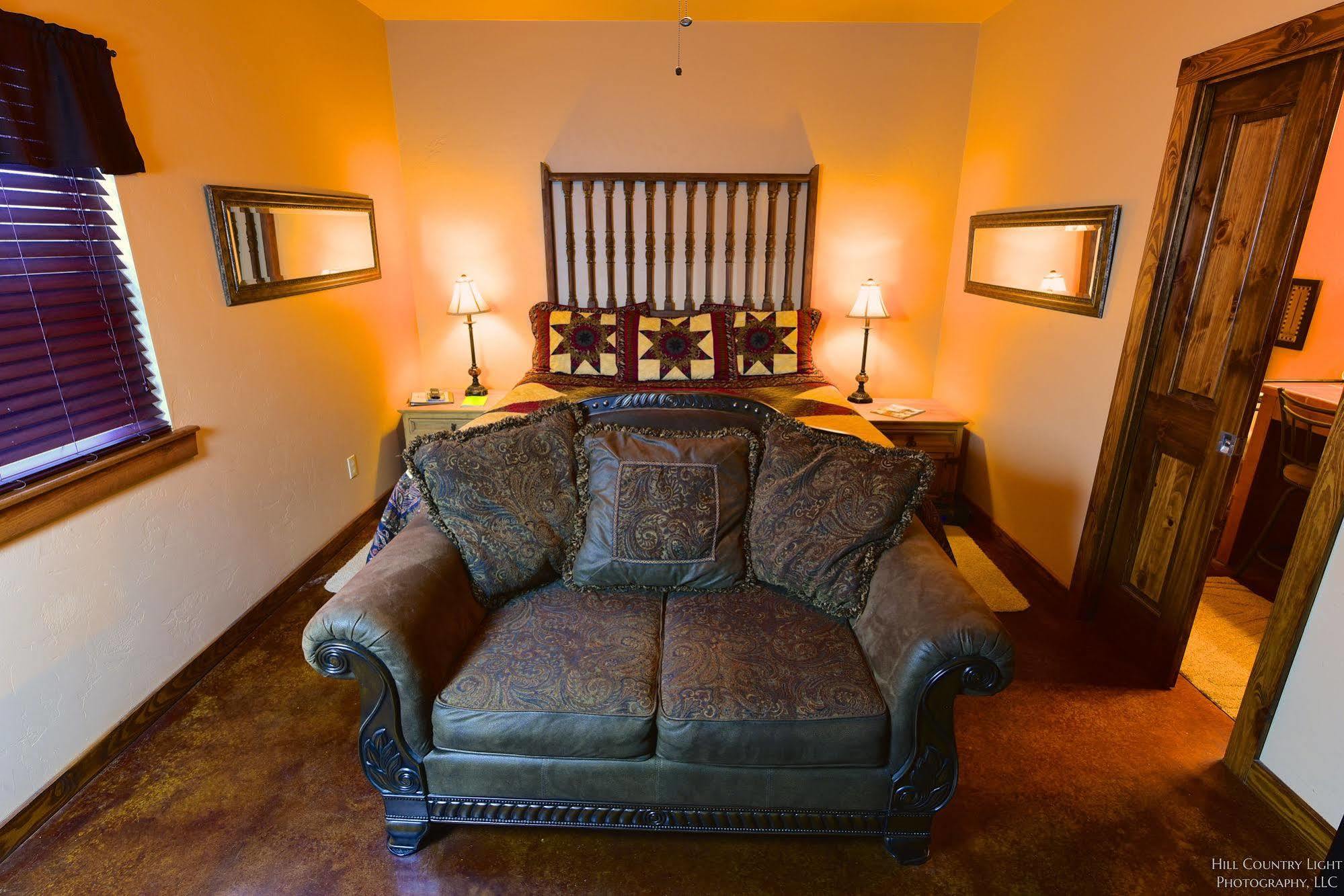 Lazy T Bed And Breakfast Fredericksburg Exterior foto